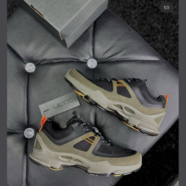 Unisex Outdoor Sneakers.