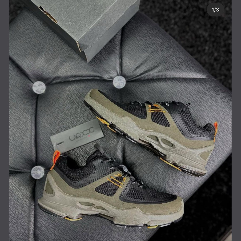 Unisex Outdoor Sneakers.