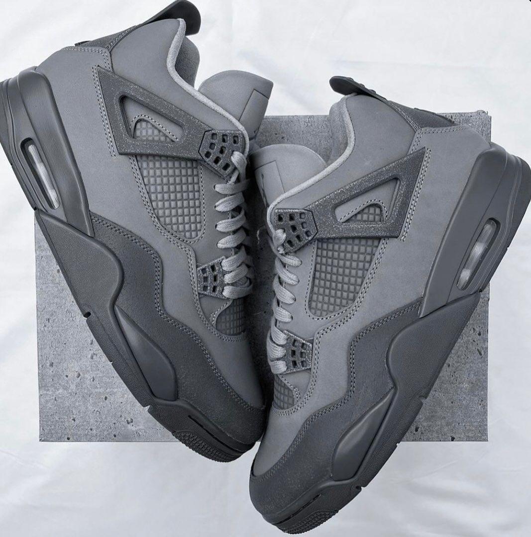Unisex Jordan sneakers.