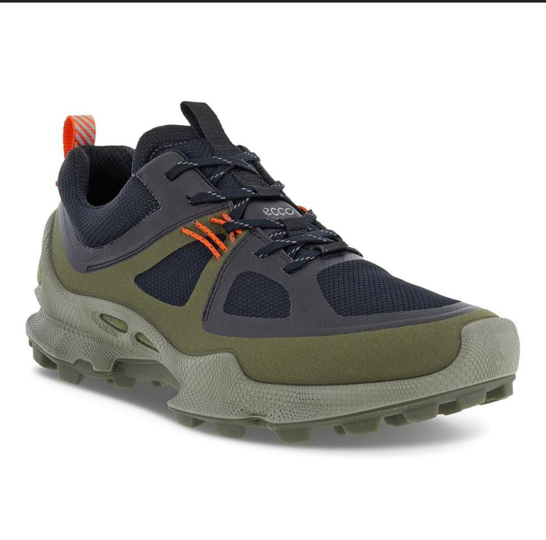 Unisex Outdoor Sneakers.