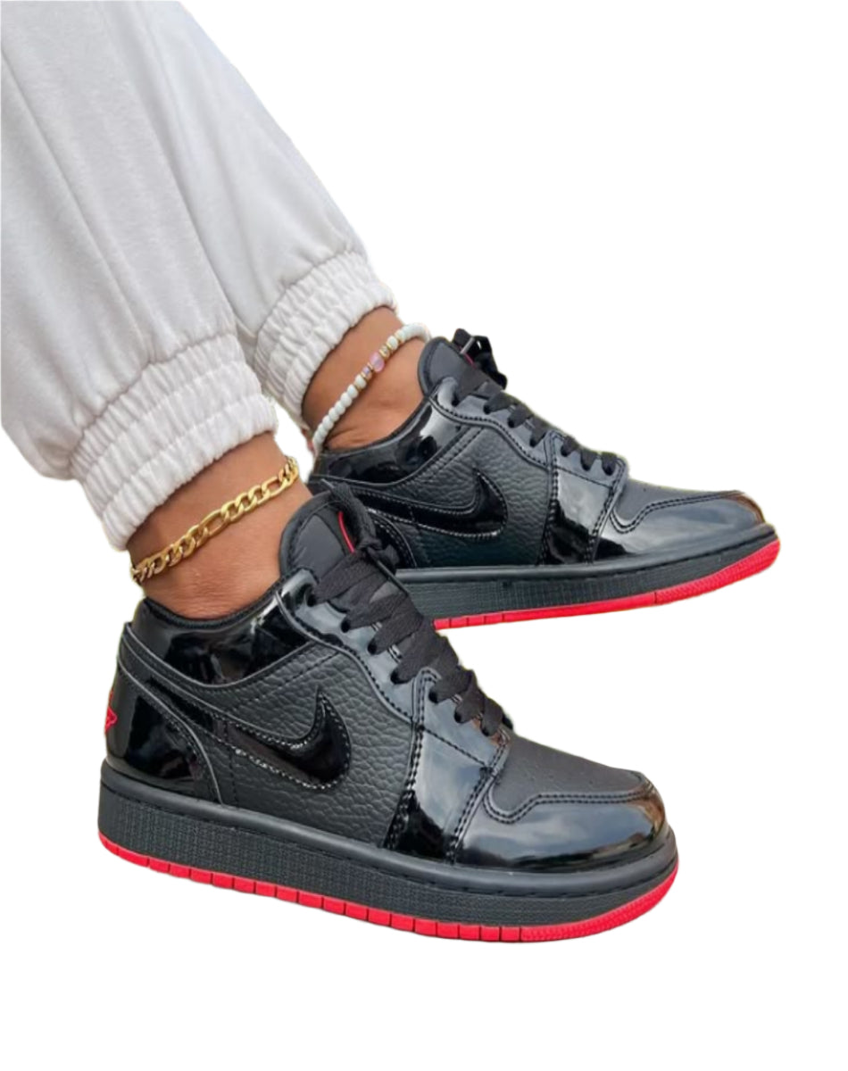 Modern Classic Unisex Sneakers-Black