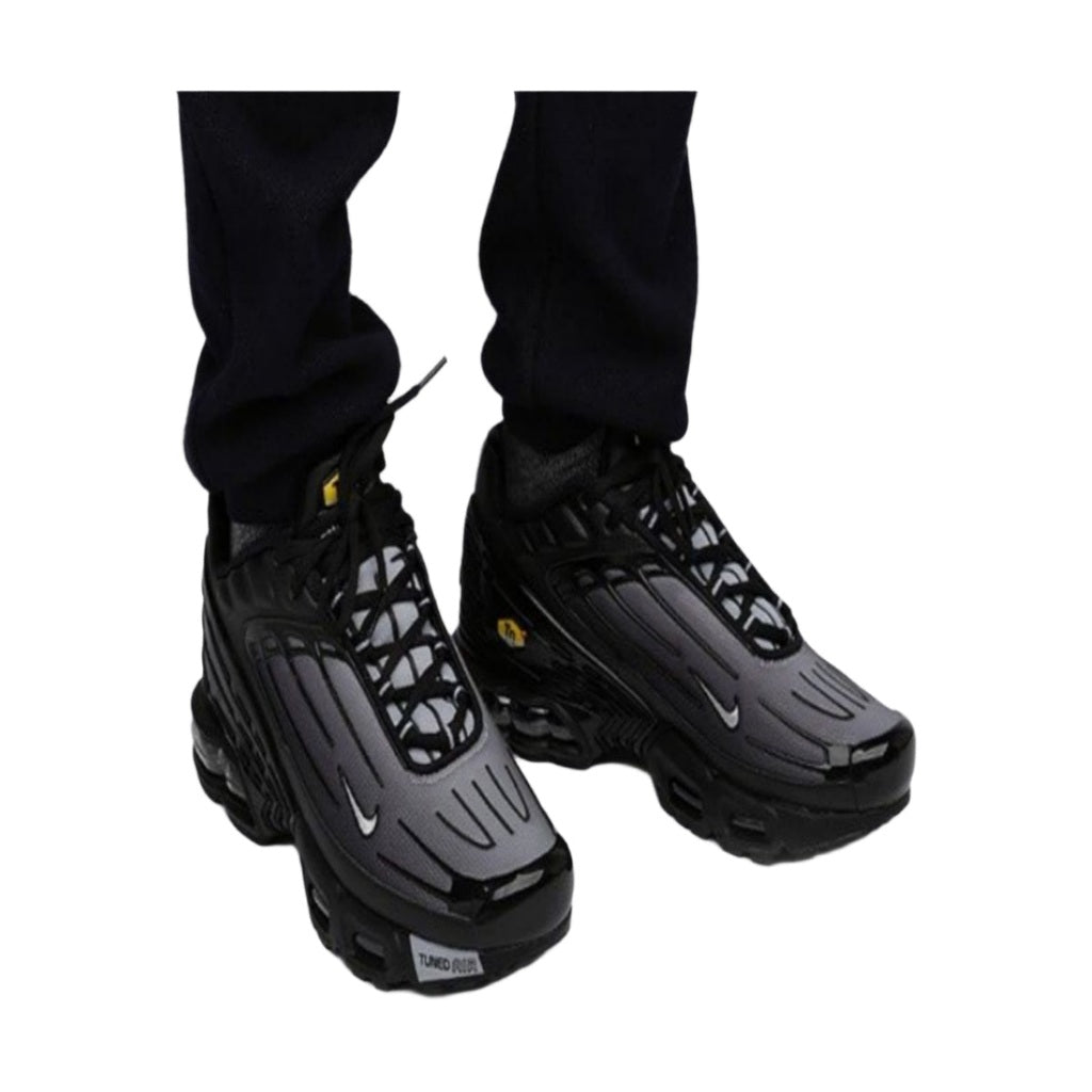 Quality Designer Classic Sneakers-Black