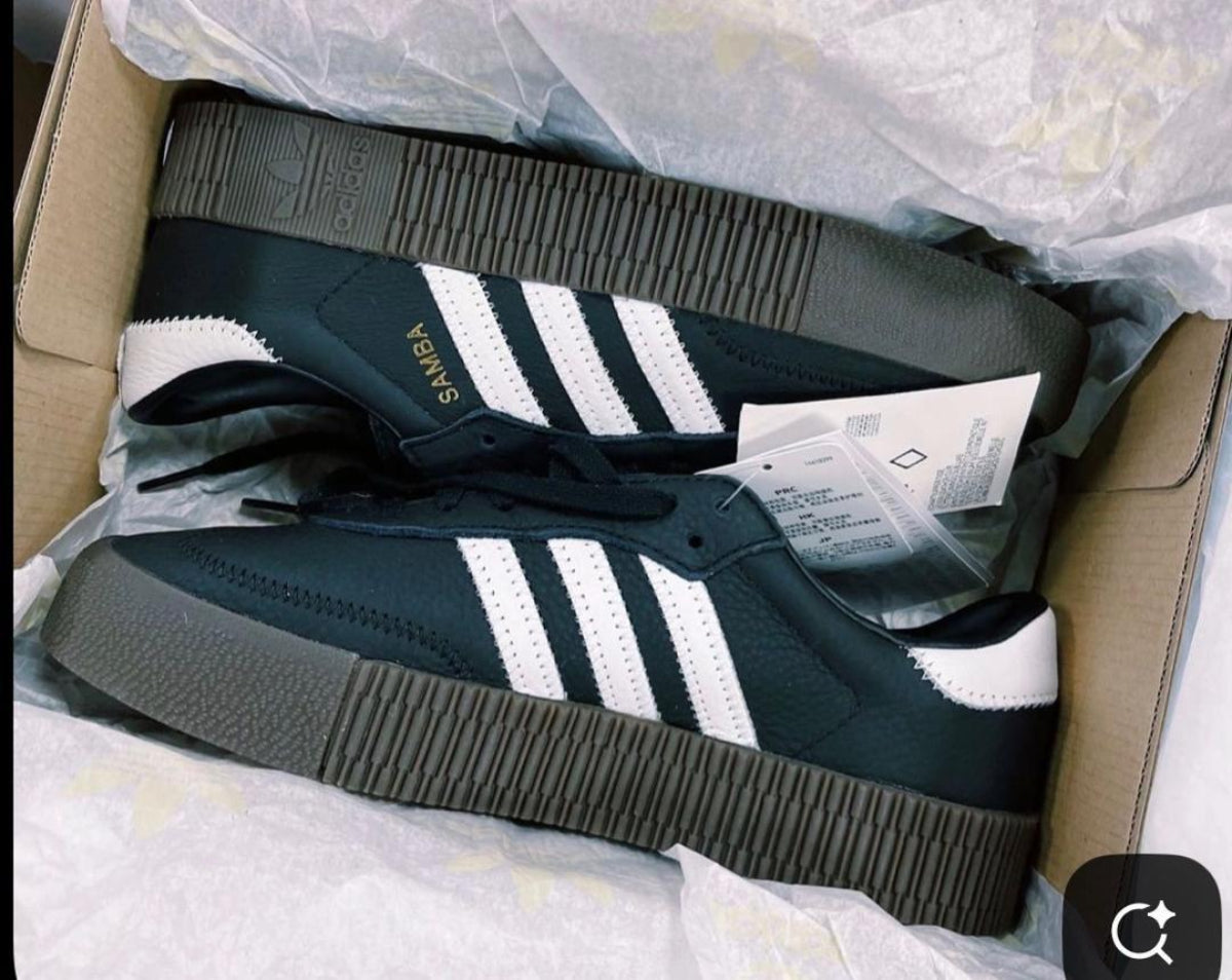 Classic Adidas Samba Shoes - Black