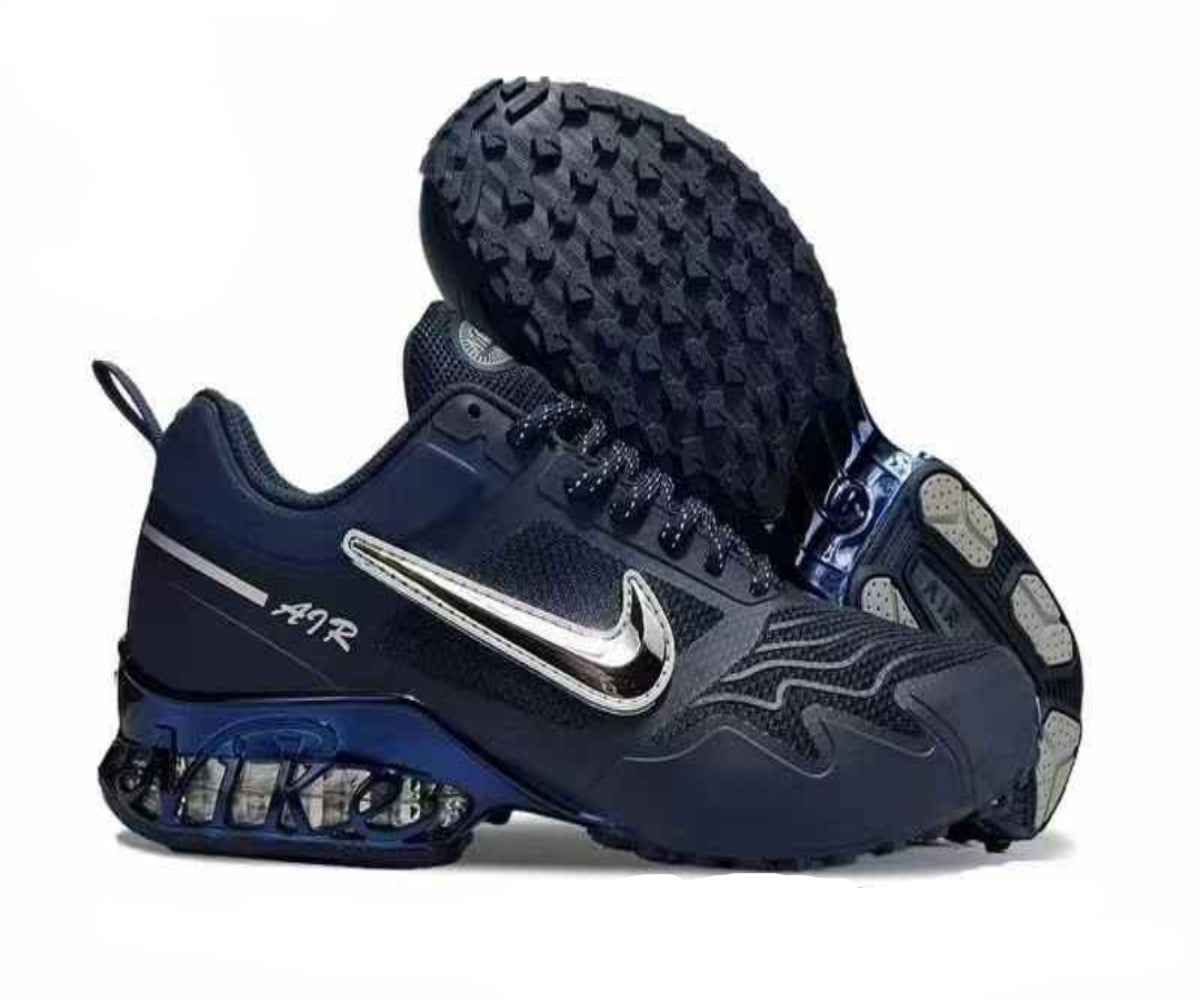 Quality Comfortable sneaker.