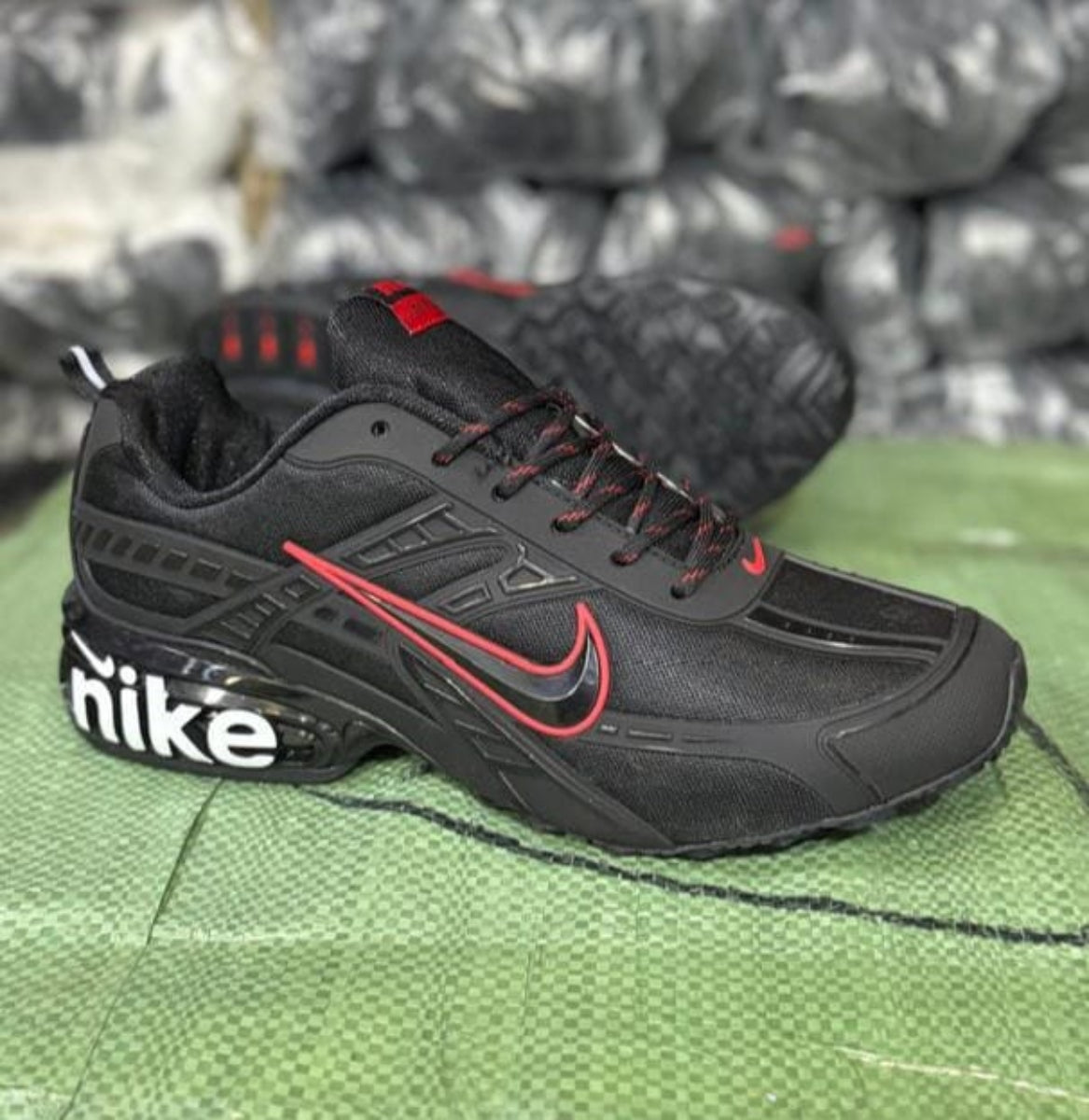 Quality And Durable  Nike  Unisex Sneaker shoes- Black