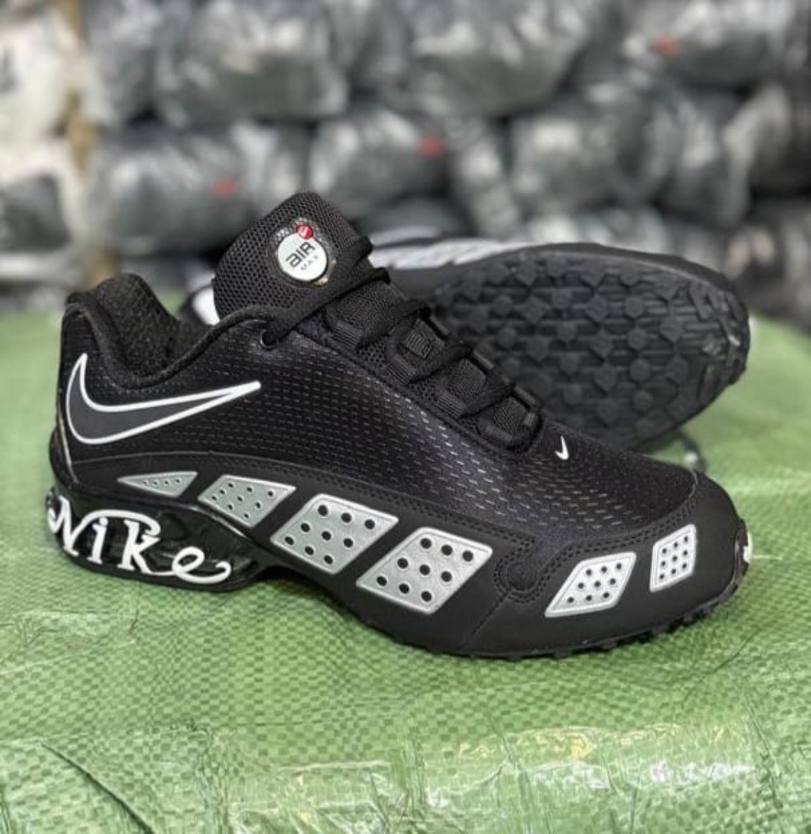 Quality And Durable  Nike  Unisex Sneaker shoes- Black